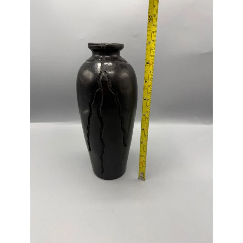 Unmarked handcrafted barro